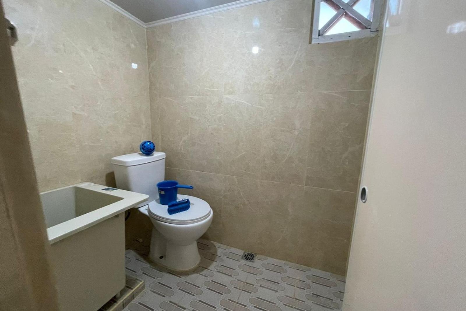 Oyo 93849 Kng Syariah Hotel 2*